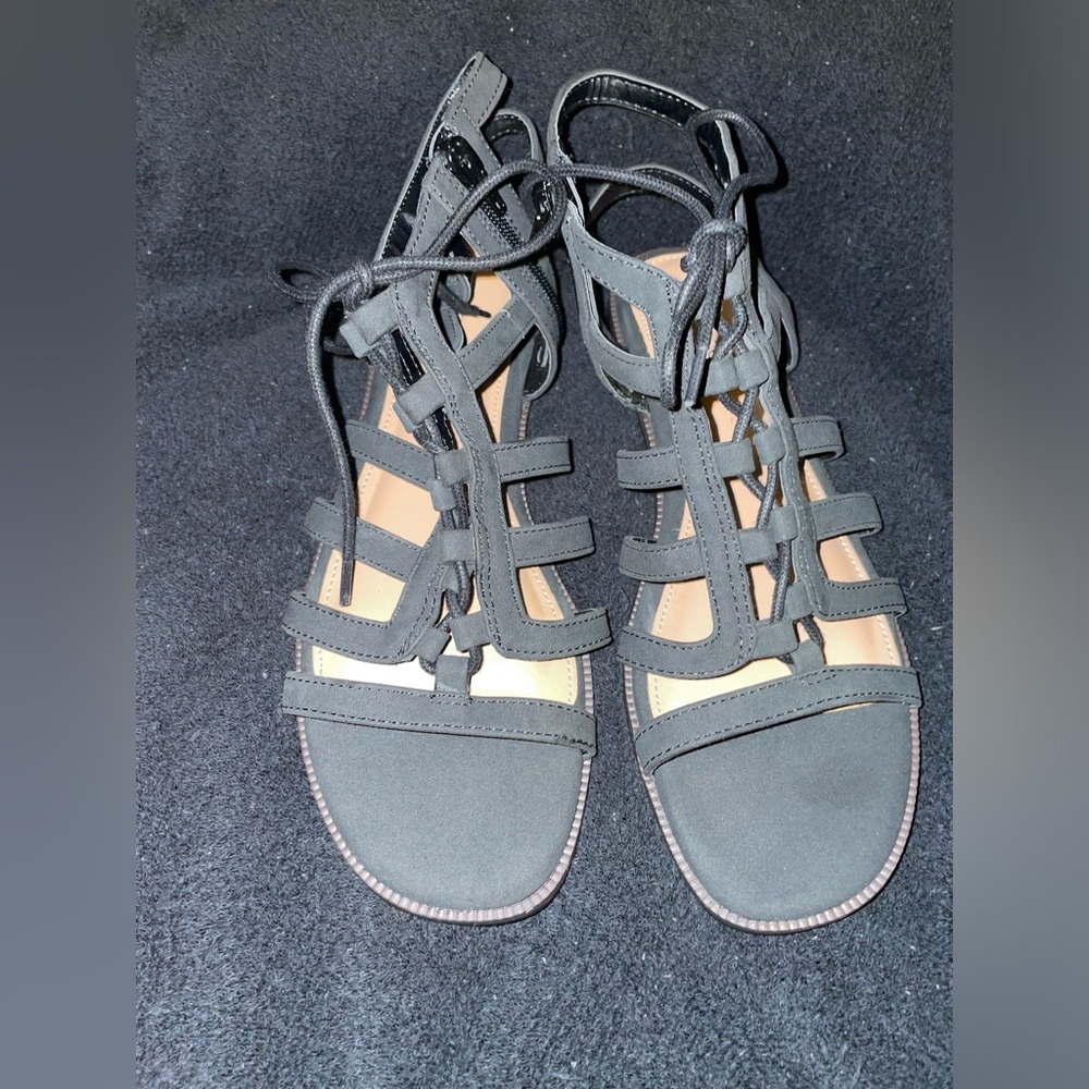 womens new size 9 Black Strappy Sandals